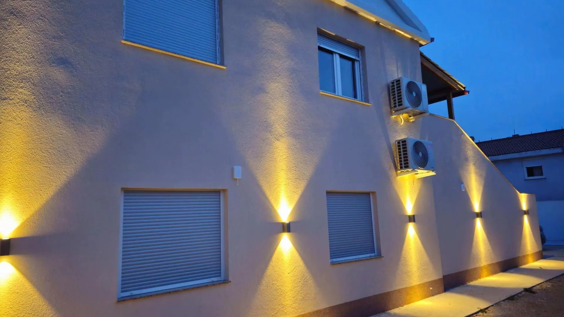 Apartman Tia Povljana